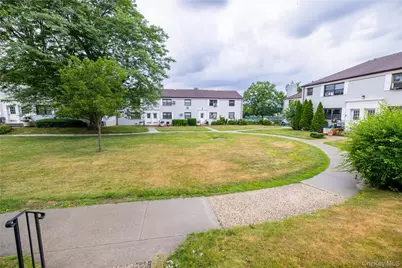 136-65 68th Drive #B, Kew Gardens, NY 11367 - Photo 12