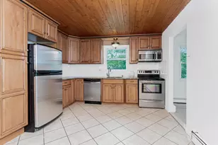 131 Huntsbridge Rd, Yonkers, NY 10704 - Photo 12