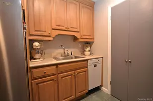 103 Richmond Blvd, Ronkonkoma, NY 11779 - Photo 12