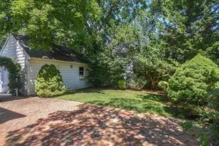 121 Hillcrest Ave, Manhasset, NY 11030 - Photo 32