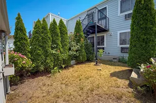 61-06 Beach Front Rd, Arverne, NY 11692 - Photo 18