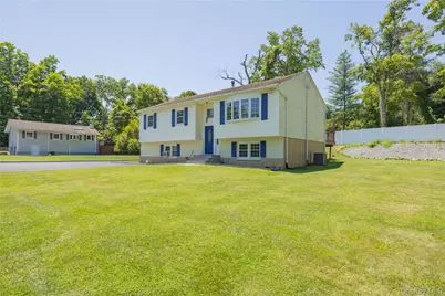 3709 Foothill Street, Mohegan Lake, NY 10547 - Photo 4