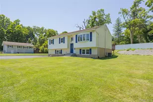 3709 Foothill St, Mohegan Lake, NY 10547 - Photo 4