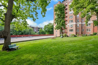 280 Collins Avenue #6D, Fleetwood, NY 10552 - Photo 18