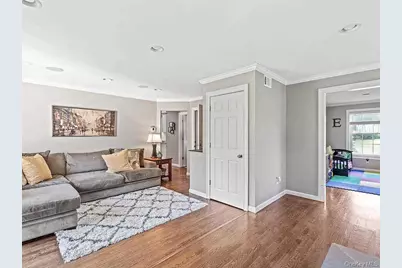 209 Carol Lane, Fishkill, NY 12524 - Photo 4