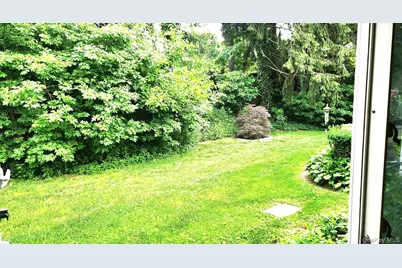 9 Freedom Lane, Coram, NY 11727 - Photo 10