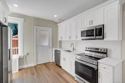 5 Columbia Street, Farmingdale, NY 11735 - Photo 8