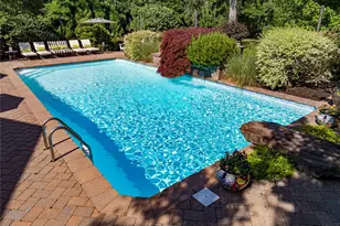 9 Crick Holly Ln, East Islip, NY 11730 - Photo 30