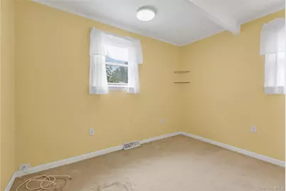 1580 N Gardiner Drive, Bay Shore, NY 11706 - Photo 14