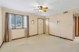 1580 N Gardiner Dr, Bay Shore, NY 11706 - Photo 8