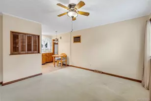 1580 N Gardiner Dr, Bay Shore, NY 11706 - Photo 4