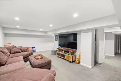 341 Woodland Drive, Brightwaters, NY 11718 - Photo 14