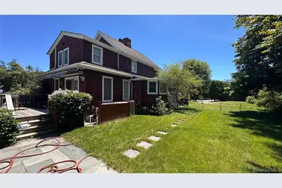 10 Kerrie Court, Southampton, NY 11968 - Photo 2