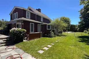 10 Kerrie Ct, Southampton, NY 11968 - Photo 2