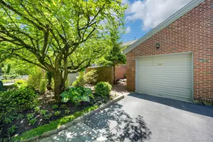 66 Waterside Close, Eastchester, NY 10709 - Photo 42