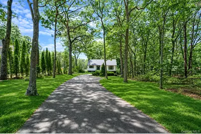 465 Helene Avenue, Shirley, NY 11967 - Photo 4