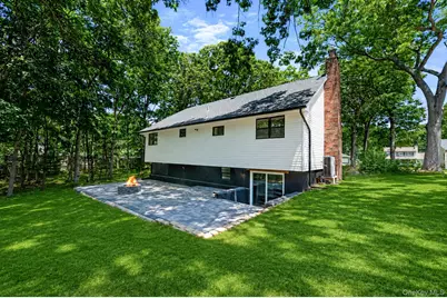 465 Helene Avenue, Shirley, NY 11967 - Photo 32