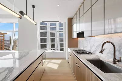 515 W 18th Street #2002, New York, NY 10011 - Photo 2