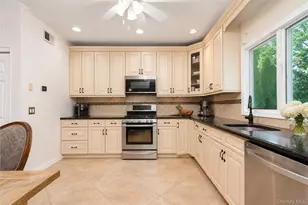 22 Putters Ct, New York, NY 10301 - Photo 12