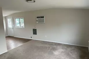 381 N Clinton Ave, Lindenhurst, NY 11757 - Photo 28