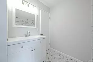 381 N Clinton Ave, Lindenhurst, NY 11757 - Photo 22