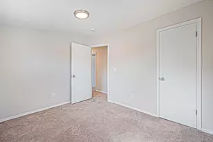 381 N Clinton Ave, Lindenhurst, NY 11757 - Photo 20