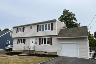 381 N Clinton Ave, Lindenhurst, NY 11757 - Photo 2