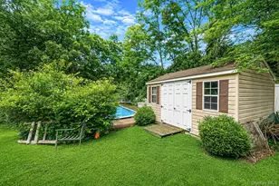 17 Holmes Ave, Eastport, NY 11941 - Photo 32