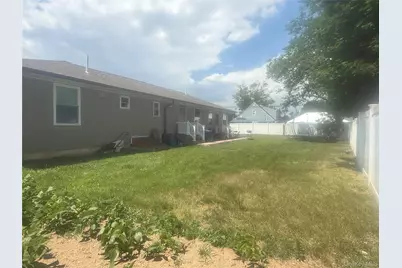 32 Bedford Street, Copiague, NY 11726 - Photo 12