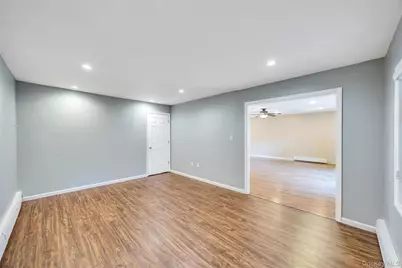 21 Horn Lane, Levittown, NY 11756 - Photo 16