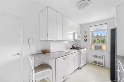 3135 Johnson Avenue #11C, Bronx, NY 10463 - Photo 4