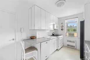 3135 Johnson Ave, Bronx, NY 10463 - Photo 4