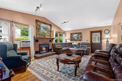 9 Cross Lane, Cortlandt Manor, NY 10567 - Photo 2