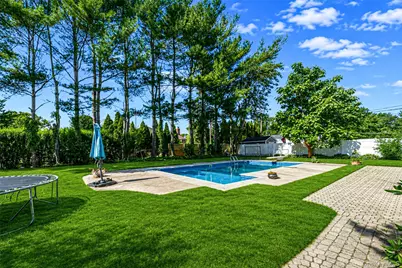 14 Stanley Place, Hauppauge, NY 11788 - Photo 6