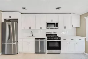 14 Stanley Pl, Hauppauge, NY 11788 - Photo 22