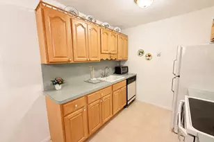 258 Newcastle Ct, Ridge, NY 11961 - Photo 10