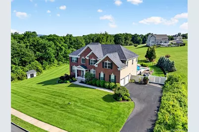 33 Luthien Forest Road, New Windsor, NY 12553 - Photo 2