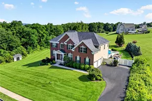 33 Luthien Forest Rd, New Windsor, NY 12553 - Photo 2