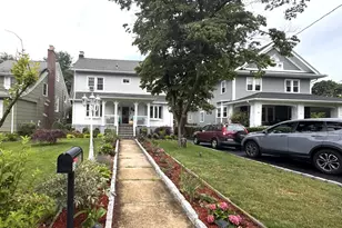 36 Earle Pl, New Rochelle, NY 10801 - Photo 2