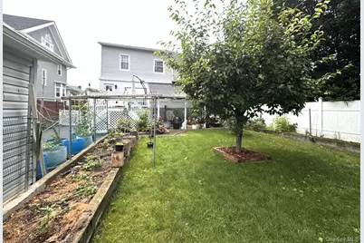 36 Earle Place, New Rochelle, NY 10801 - Photo 32