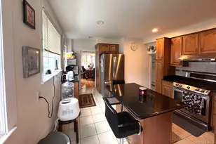 36 Earle Pl, New Rochelle, NY 10801 - Photo 10