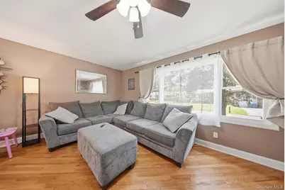 13 Brewster Drive, Middletown, NY 10940 - Photo 6
