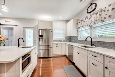 30 Island Boulevard, Bohemia, NY 11716 - Photo 18