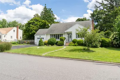 127 Suffolk Avenue, West Babylon, NY 11704 - Photo 2