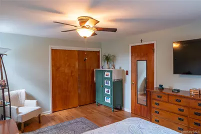 127 Suffolk Avenue, West Babylon, NY 11704 - Photo 22
