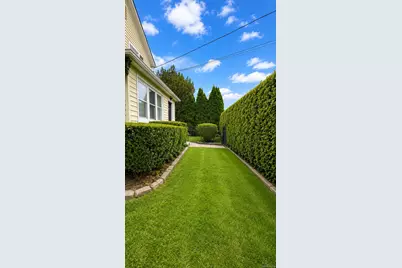 42 Whitney Avenue, Syosset, NY 11791 - Photo 6
