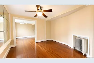 42 Whitney Avenue, Syosset, NY 11791 - Photo 14