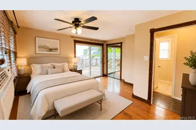 42 Whitney Avenue, Syosset, NY 11791 - Photo 34