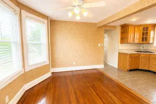 42 Whitney Ave, Syosset, NY 11791 - Photo 18