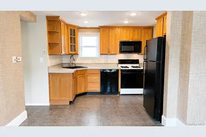 42 Whitney Avenue, Syosset, NY 11791 - Photo 22